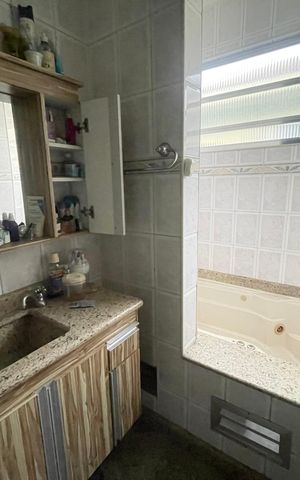 Casa para alugar com 75m², 2 quartos e 1 vaga Casa para alugar com 75m², 2 quartos e 1 vagaBanheiro