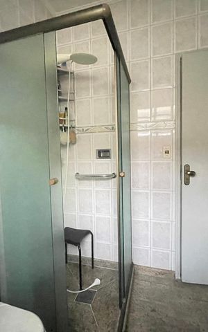 Casa para alugar com 75m², 2 quartos e 1 vaga Casa para alugar com 75m², 2 quartos e 1 vagaBanheiro