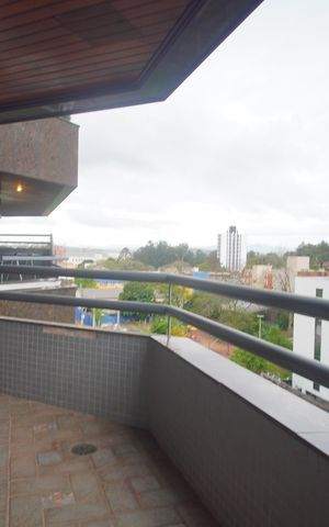 Apartamento à venda com 390m², 4 quartos e 4 vagasVaranda da Suite 1