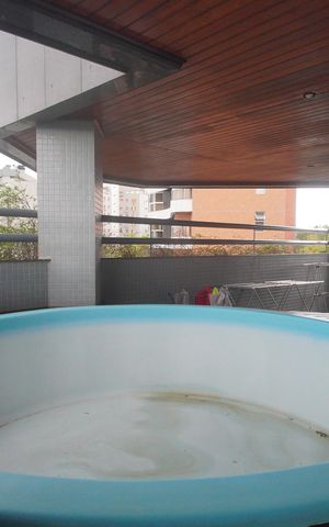 Apartamento à venda com 390m², 4 quartos e 4 vagasPiscina