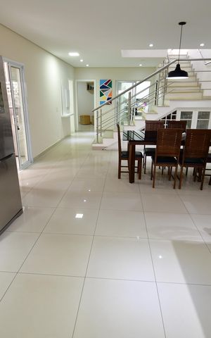 Casa à venda com 250m², 4 quartos e 4 vagasCozinha / Copa
