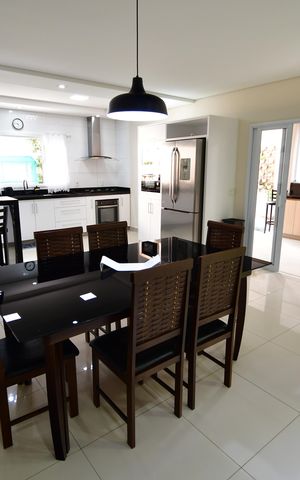 Casa à venda com 250m², 4 quartos e 4 vagasCozinha / Copa