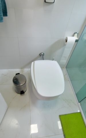 Casa à venda com 250m², 4 quartos e 4 vagasBanheiro Suíte