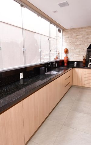 Casa à venda com 250m², 4 quartos e 4 vagasVaranda gourmet