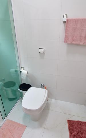 Casa à venda com 250m², 4 quartos e 4 vagasBanheiro Suíte