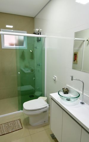Casa à venda com 250m², 4 quartos e 4 vagasBanheiro