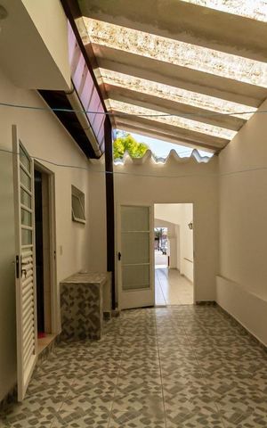 Casa à venda com 183m², 2 quartos e 3 vagas Casa à venda com 183m², 2 quartos e 3 vagasQuintal