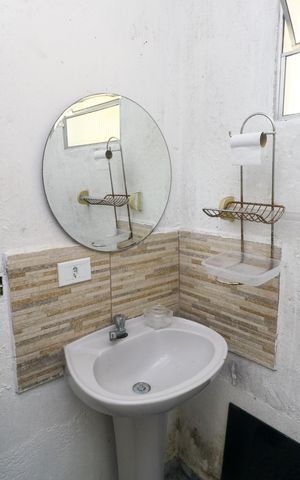 Casa para alugar com 40m², 1 quarto e sem vaga Casa para alugar com 40m², 1 quarto e sem vagaBanheiro