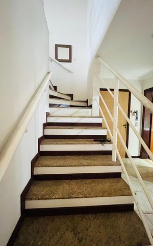 Casa à venda com 249m², 5 quartos e 2 vagas