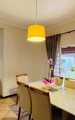 Casa à venda com 249m², 5 quartos e 2 vagas