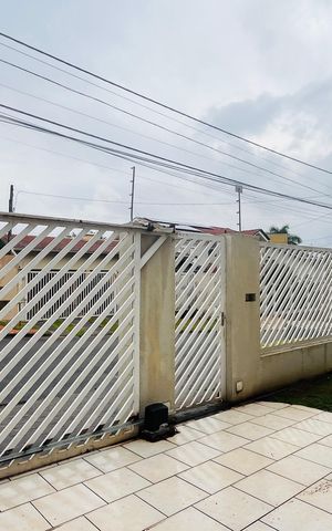 Casa à venda com 249m², 5 quartos e 2 vagas