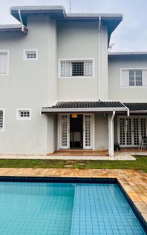 Casa à venda com 249m², 5 quartos e 2 vagas