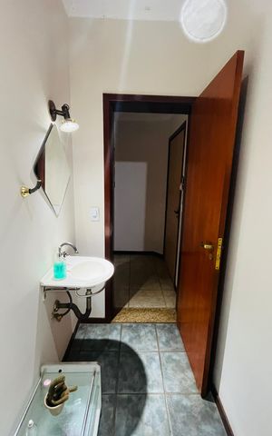 Casa à venda com 249m², 5 quartos e 2 vagas