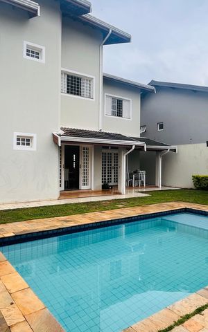 Casa à venda com 249m², 5 quartos e 2 vagas