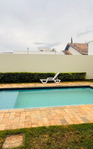 Casa à venda com 249m², 5 quartos e 2 vagas