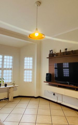 Casa à venda com 249m², 5 quartos e 2 vagas