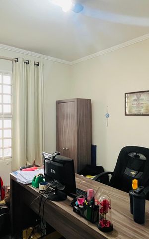 Casa à venda com 249m², 5 quartos e 2 vagas