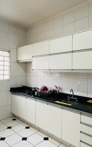 Casa à venda com 249m², 5 quartos e 2 vagas