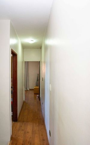Casa à venda com 170m², 4 quartos e 2 vagasCorredor