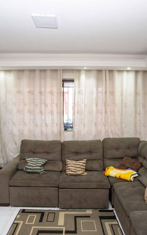 Casa à venda com 170m², 4 quartos e 2 vagasSala