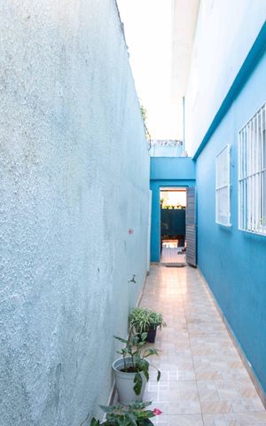 Casa à venda com 170m², 4 quartos e 2 vagasCorredor