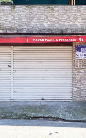 Casa à venda com 170m², 4 quartos e 2 vagasFachada