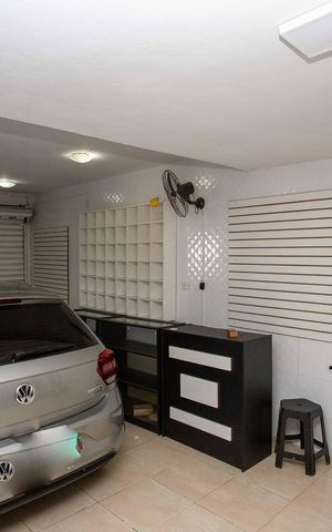 Casa à venda com 170m², 4 quartos e 2 vagasGaragem