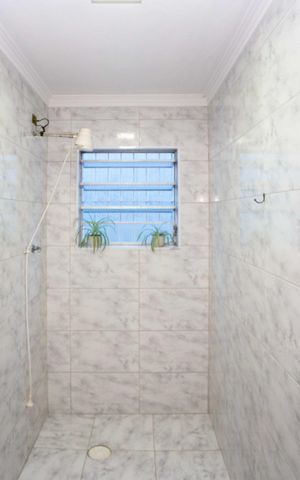 Casa à venda com 170m², 4 quartos e 2 vagasBanheiro 2