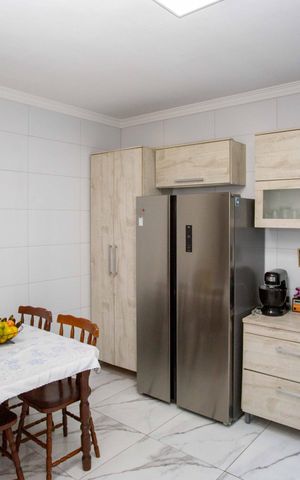 Casa à venda com 170m², 4 quartos e 2 vagasCozinha