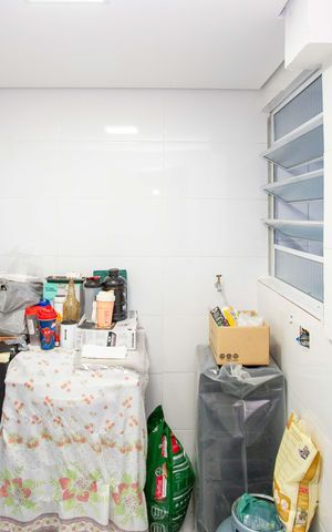 Casa à venda com 170m², 4 quartos e 2 vagasÁrea de Serviço Casa 2