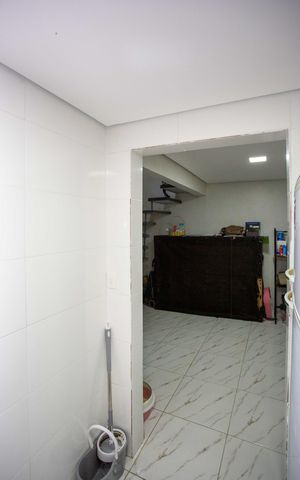 Casa à venda com 170m², 4 quartos e 2 vagasÁrea de Serviço Casa 2