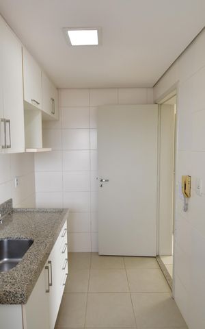 Apartamento à venda com 58m², 2 quartos e 2 vagasCozinha