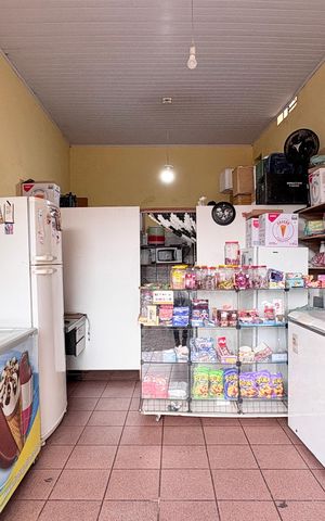 Casa à venda com 131m², 3 quartos e 1 vaga Casa à venda com 131m², 3 quartos e 1 vagaGaragem
