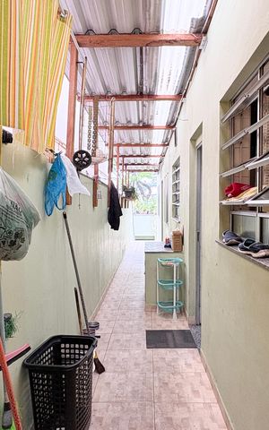 Casa à venda com 131m², 3 quartos e 1 vaga Casa à venda com 131m², 3 quartos e 1 vagaCorredor de entrada