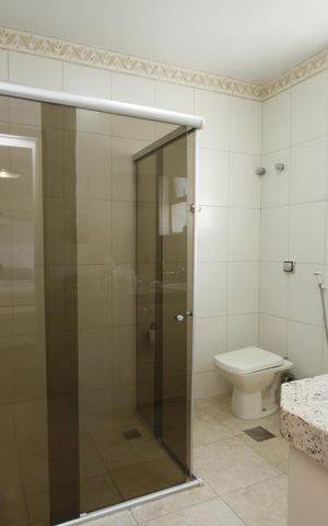Apartamento à venda com 184m², 4 quartos e 2 vagasBanheiro da Suíte
