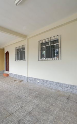 Casa à venda com 148m², 2 quartos e 1 vaga Casa à venda com 148m², 2 quartos e 1 vagaGaragem