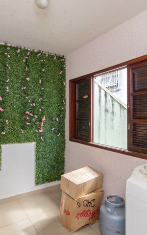 Casa à venda com 150m², 3 quartos e 2 vagas Casa à venda com 150m², 3 quartos e 2 vagasQuarto