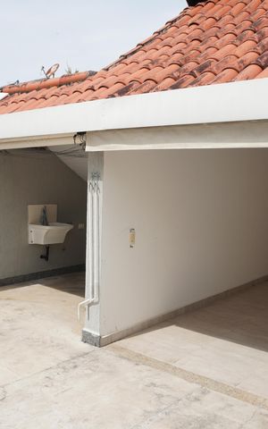 Casa de condomínio para alugar com 330m², 2 quartos e 6 vagasÁrea externa