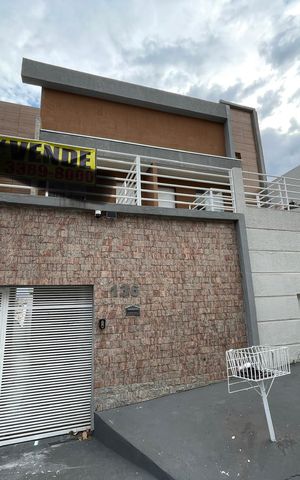 Casa para alugar com 400m², 3 quartos e 2 vagas Casa para alugar com 400m², 3 quartos e 2 vagasPlaca instalada no portao tamanho grande com o codigo DDIZ-36