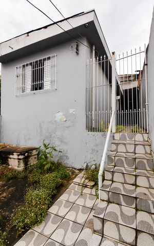 Casa à venda com 75m², 2 quartos e 2 vagasQuintal