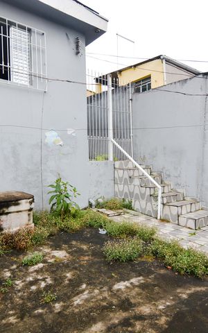 Casa à venda com 75m², 2 quartos e 2 vagasQuintal