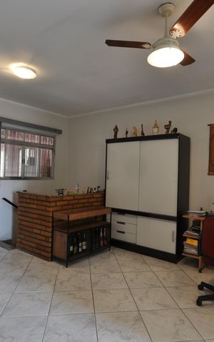 Casa à venda com 600m², 7 quartos e 3 vagasEscritório