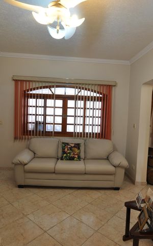 Casa à venda com 600m², 7 quartos e 3 vagasSala
