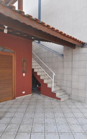 Casa à venda com 600m², 7 quartos e 3 vagasVaranda do Quarto Suíte
