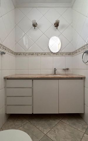 Apartamento para alugar com 127m², 3 quartos e 1 vaga Apartamento para alugar com 127m², 3 quartos e 1 vagaBanheiro social