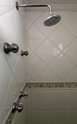 Apartamento para alugar com 127m², 3 quartos e 1 vaga Apartamento para alugar com 127m², 3 quartos e 1 vagaBanheiro social