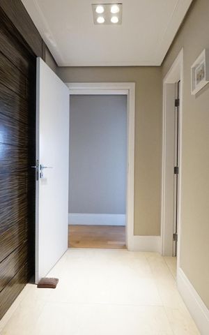 Apartamento para alugar com 237m², 3 quartos e 4 vagasEntrada
