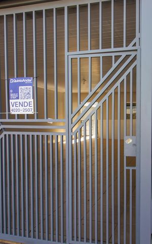 Casa à venda com 300m², 6 quartos e 1 vagaFachada