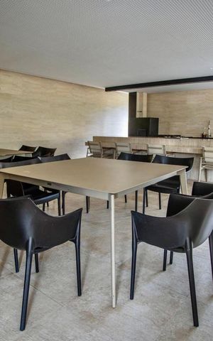 Apartamento à venda com 160m², 4 quartos e 4 vagasÁrea comum - Salão de festas