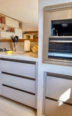 Apartamento à venda com 160m², 4 quartos e 4 vagasCozinha e Área de Serviço